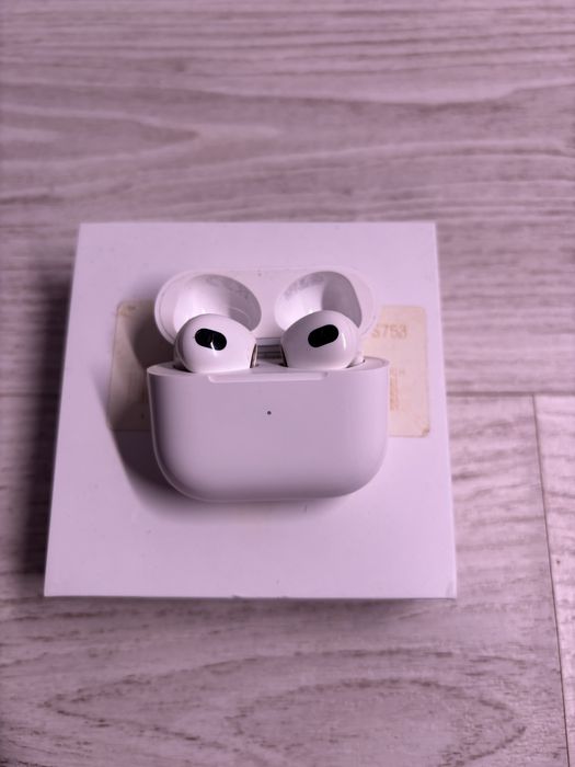 Słuchawki douszne APPLE AirPods III