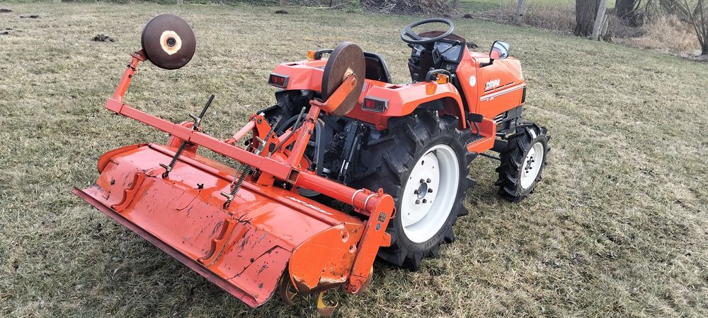 Traktorek 4x4 Kubota 24km ciągnik ogrodniczy sadowniczy yanmar  john