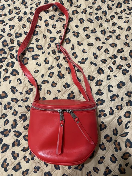 Червона  шкіряна бананка/шкіряна сумка