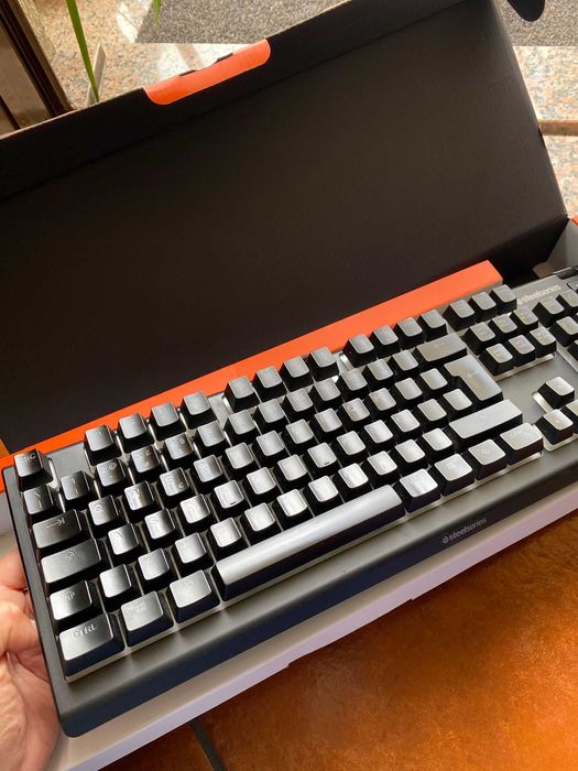 Teclado Steelseries Apex 3 PT RGB