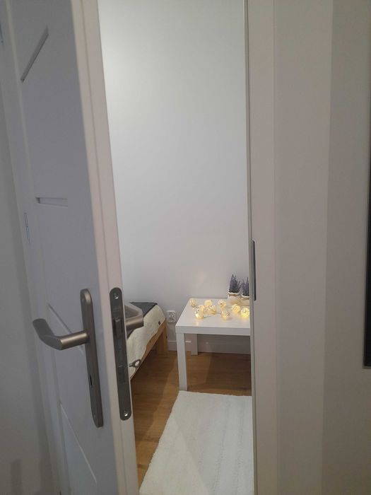 Wynajmę kawalerkę z oddzielną sypialnią przy płycie Rynku Łazarskiego - Widok 6