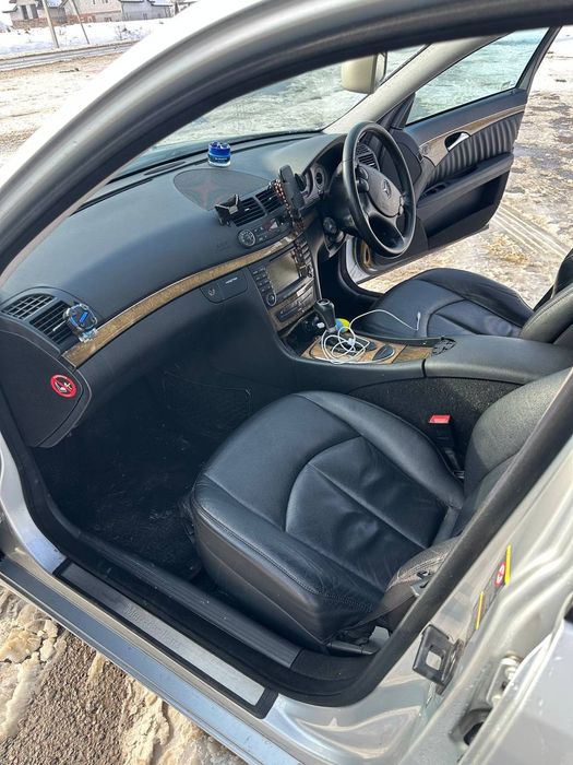 Mercedes е220 правий руль