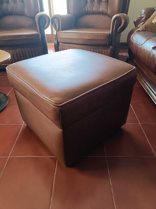 2 Sofás ,Puff, e Mesa Centro