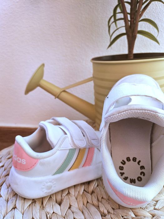 Ténis Adidas criança tam 25