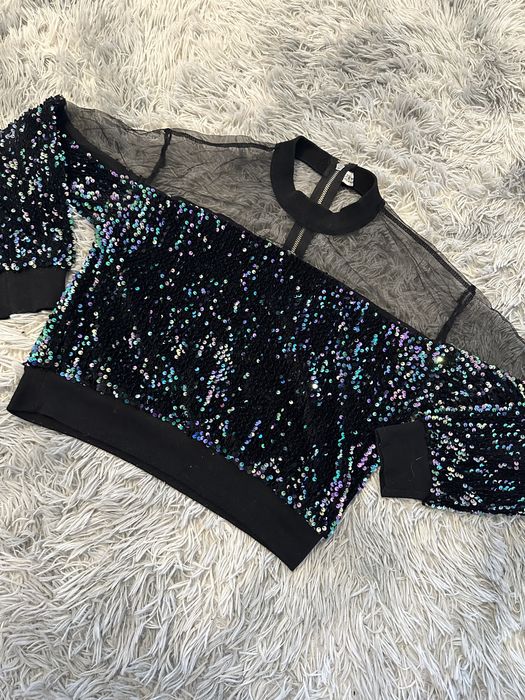 Кофта з паєтками