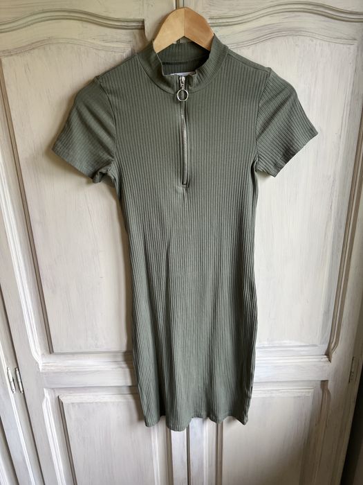 Sukienka z polgolfem. Sinsay