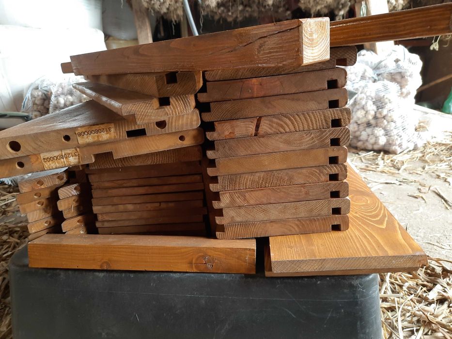 Schody strychowe drewniane prawoskrętne 80