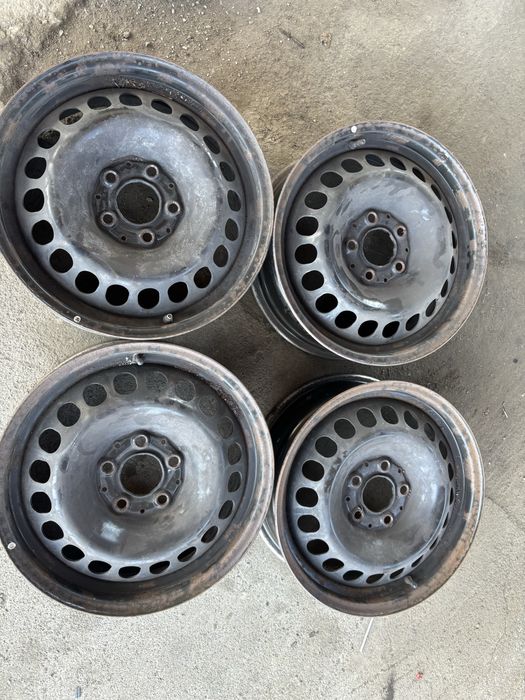 Диски Мерседес з ковпаками