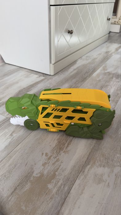 Игрушка  машина парковка динозавр с маленькими машинками