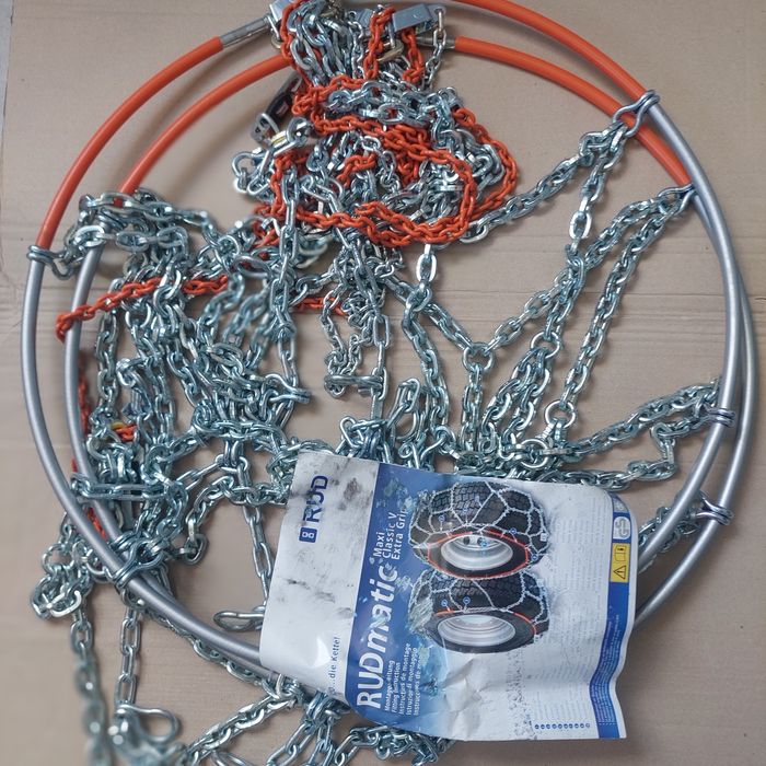 Автомобільні ланцюги протиковзання RUD.