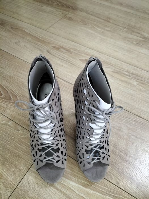Buty zamszowe na lato