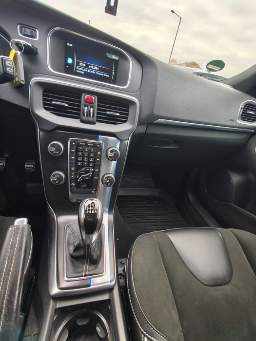 Volvo V40 2.0D2 R-DESIGN 2015