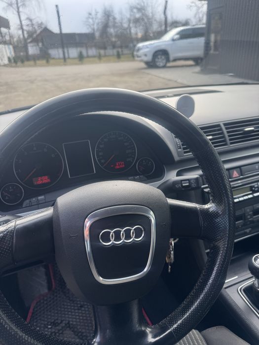 Audi A4B7 універсал 1.6 бензин