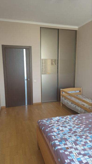 Пропонується 3 кімнатна квартира біля парку без комісійних