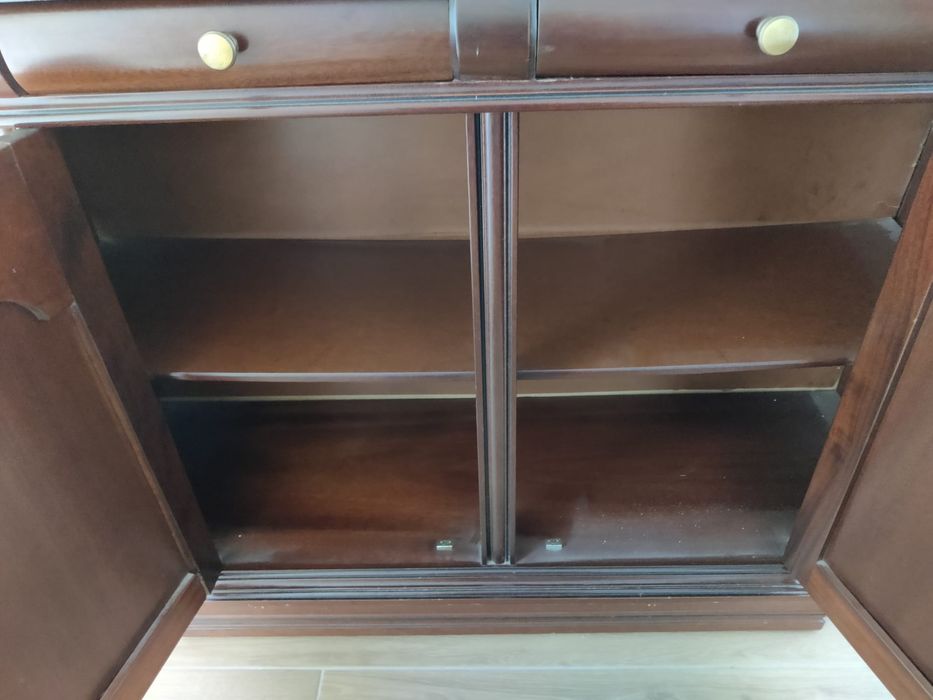 Móvel de entrada com espelho