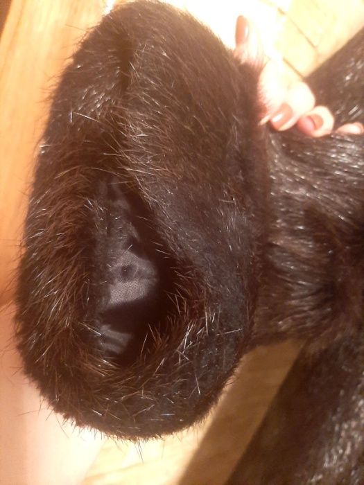 Жіноча шуба із нутрії