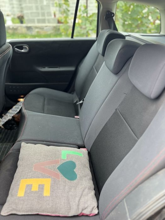 Продам авто в гарному стані, сів та поїхав, тепло , комфортно, надійно