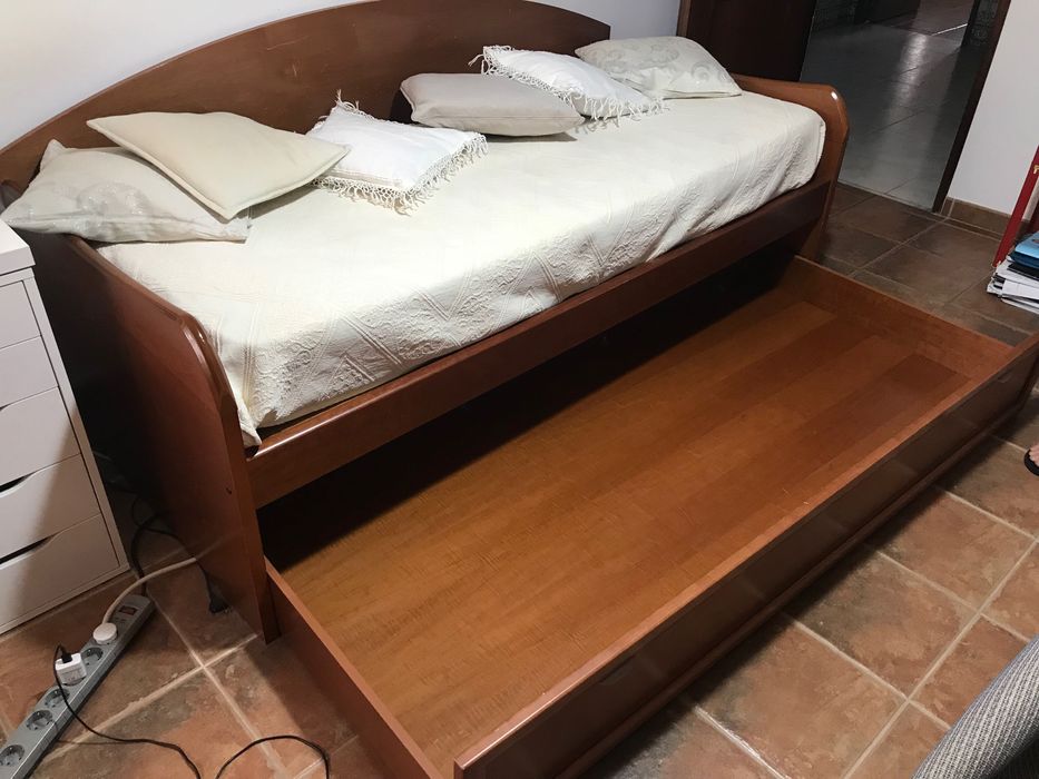 Cama individual com gavetão