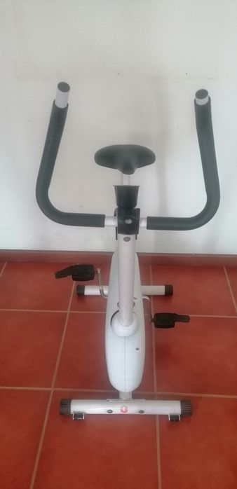 Bicicleta fixa usada