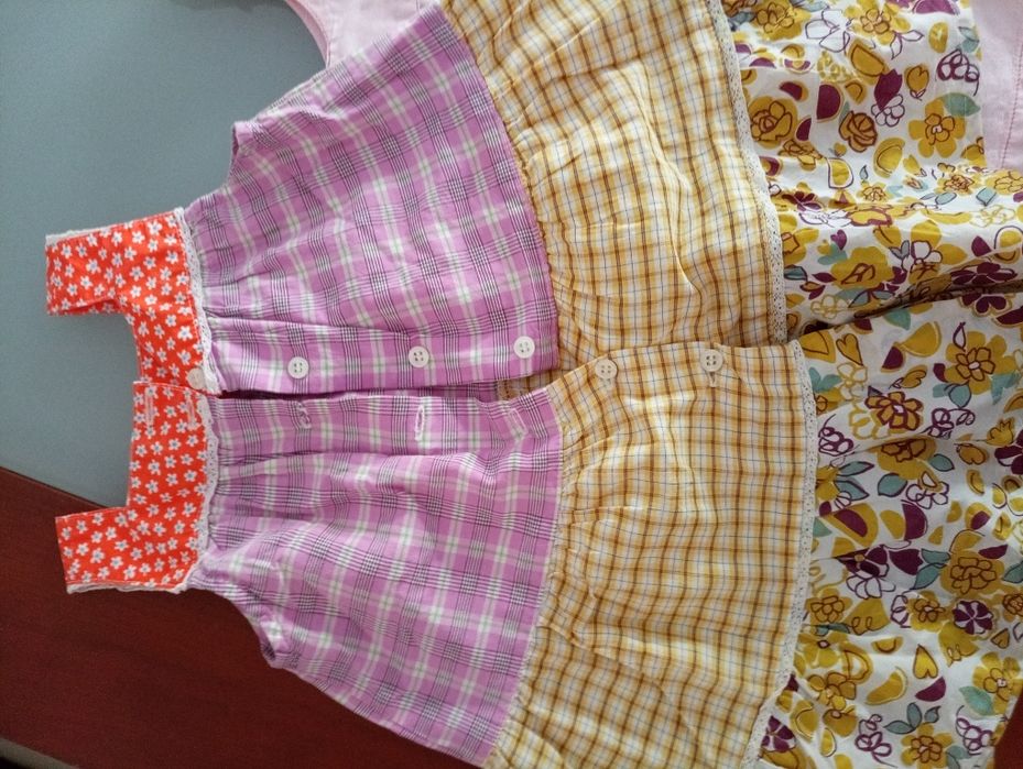 2 vestidos de menina Petit patapon - 12/18 m   88 cm			Como novos!