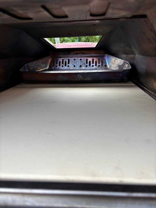 Ooni Karu 2 Pro Piec do pizzy wraz z podstawą