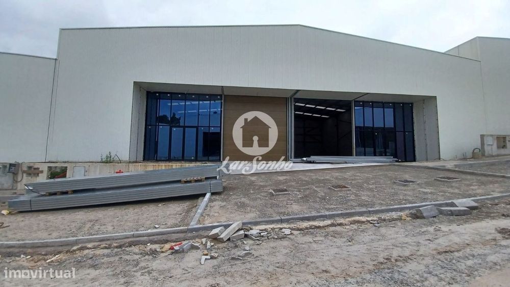 Armazém NOVO de 460m2 em Ribeirão, Famalicão
