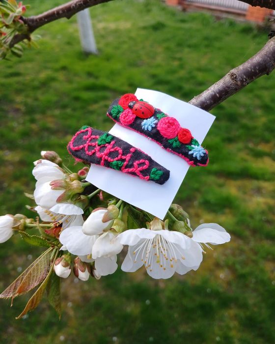 Іменні заколки ручної роботи