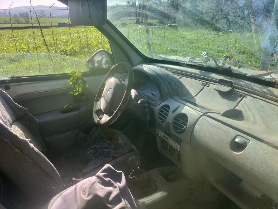 Vendo veículo inteiro