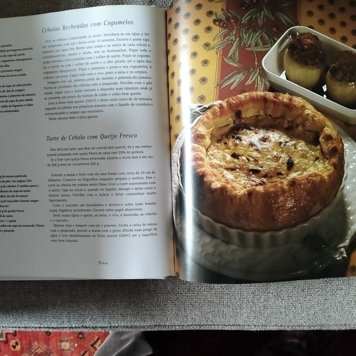 Livro culinária de Maria de Lourdes Modesto
