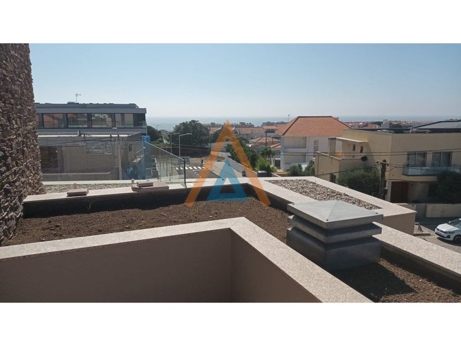 Moradia em Banda T3 Duplex - São Félix da Marinha - V. N. Gaia