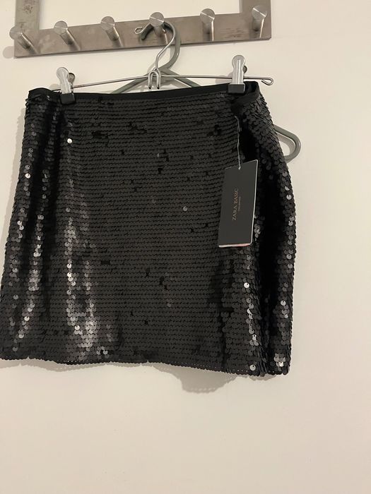 Saia preta lantejoulas nova Zara M