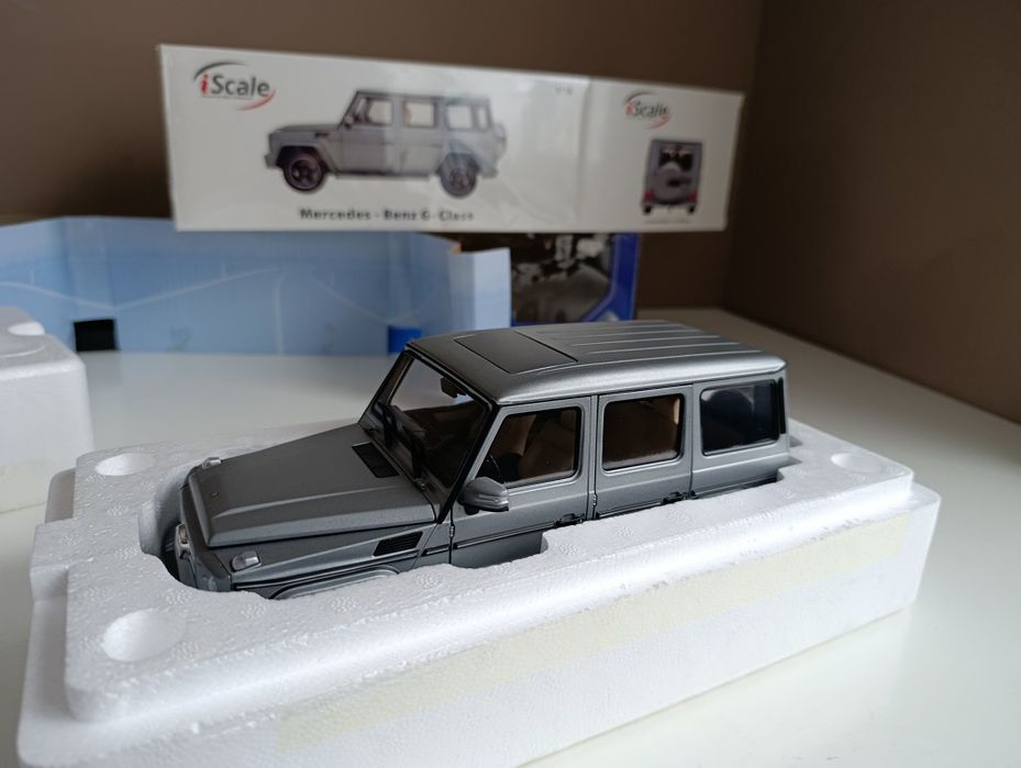 Модель 1/18  Mercedes Benz