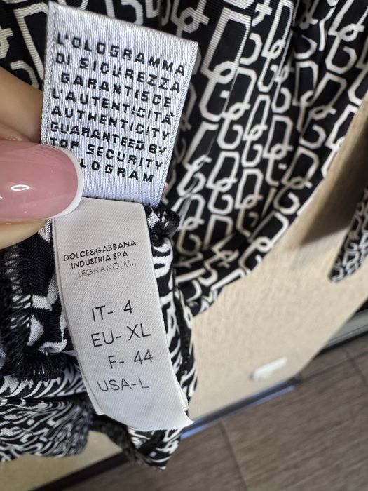 лонгслів  dolce & gabbana з монограмним принтом, оригінал