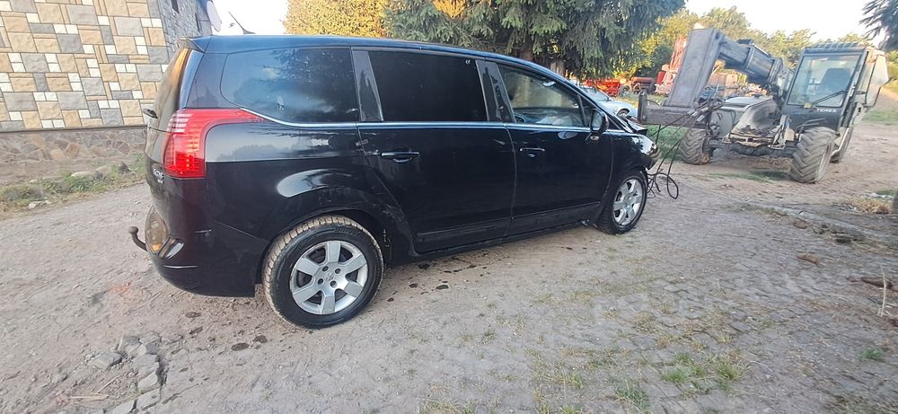 Продаж Пежо 5008