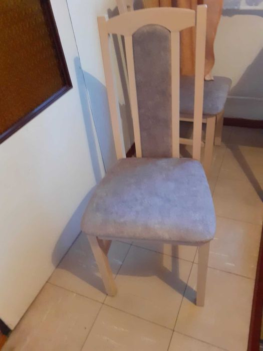 Krzesła używane 4 sztuki