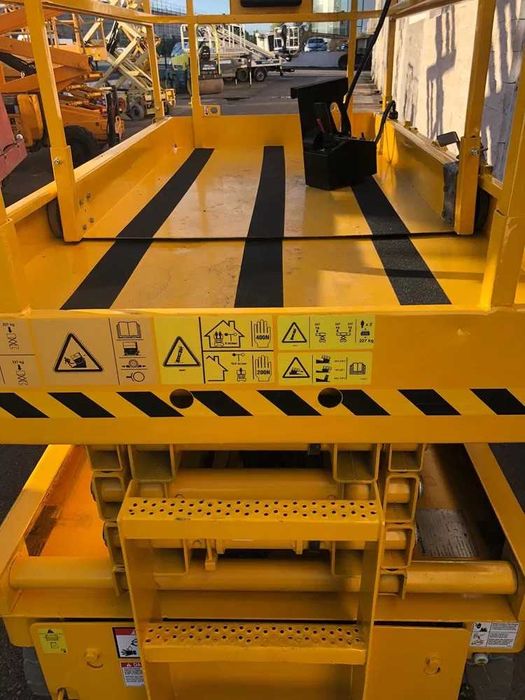 Plataformas Elevatórias Tesoura Elétricas 10 mts (RECONDICIONADAS)