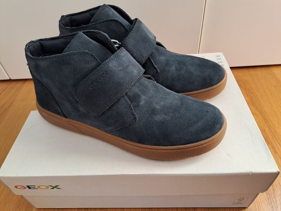 Nowe skórzane buty Geox