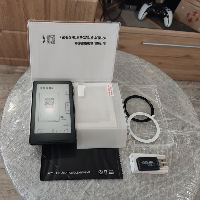 Xteink X4 електронна книга