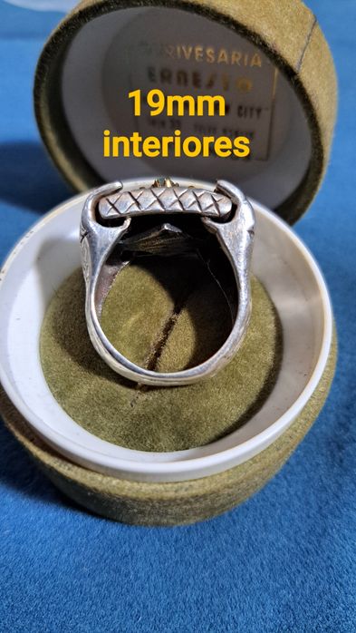 Anel vintage em prata contrastada.