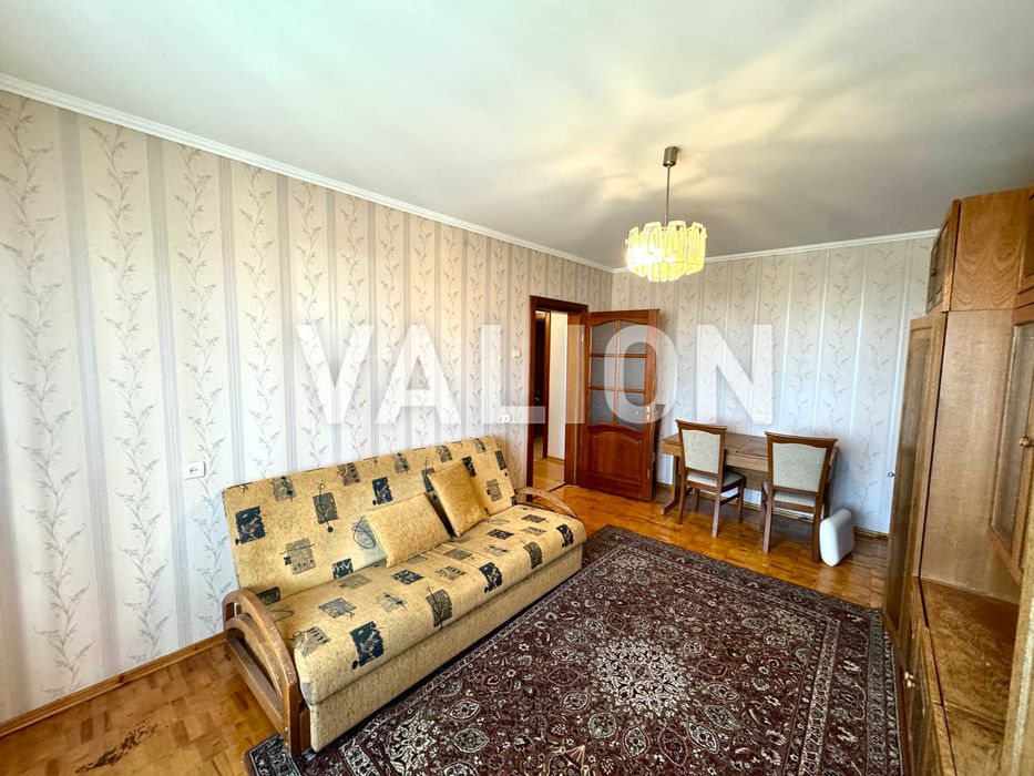 Продам 3-кімнатну квартиру з ремонтом вул.Хорольська 1,  Дарницький вокзал Дарницька(Ленінградська) пл