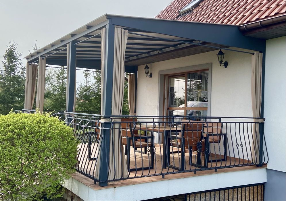 Schody metalowe stalowe nowoczesne loft na jednej belce samonośne