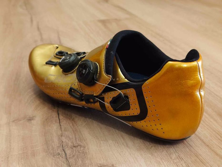 Sapatos de estrada Crono CR1 GOLD Edition Carbon