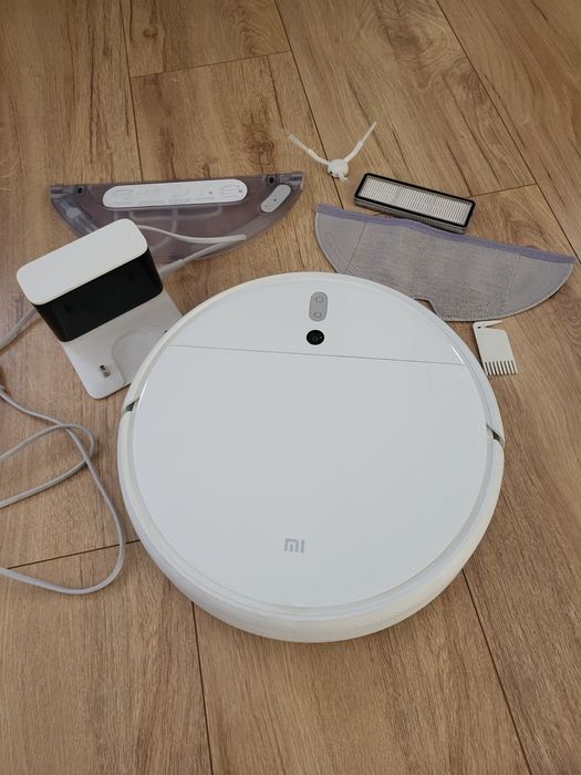 Robot mi vacuum mop z funkcją mopowania.