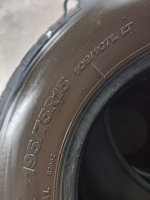 Pneus 195/75r15 LT Bridgestone Duravis R205 com 6mm de piso