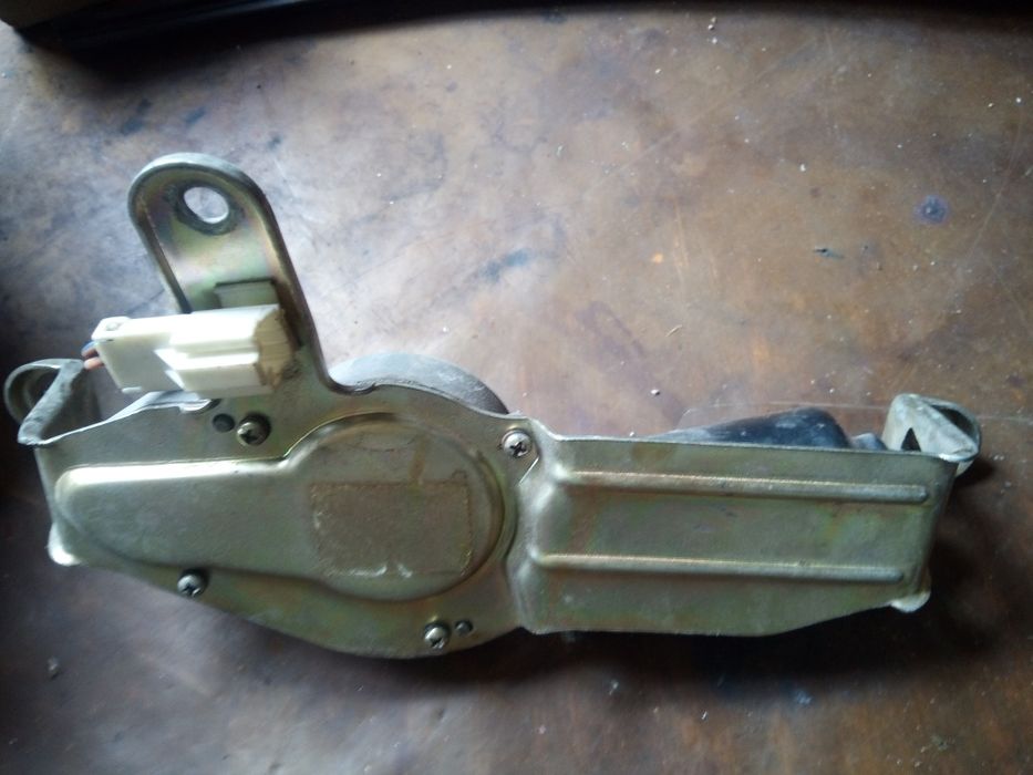 Мотор заднього склоочисника