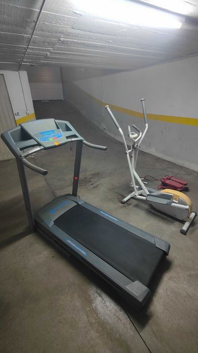 Treadmill, elliptical bike, and steps set.459441734115676160