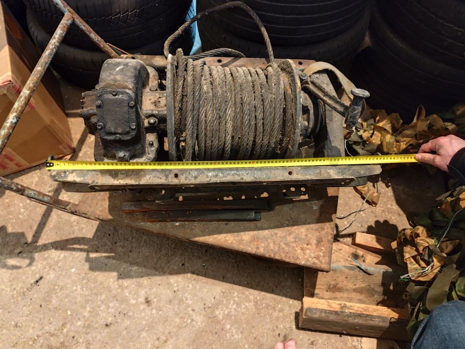 Лебідка на ГАЗ- 66  або ЗИЛ можливо   стояла на камазі позаду прак