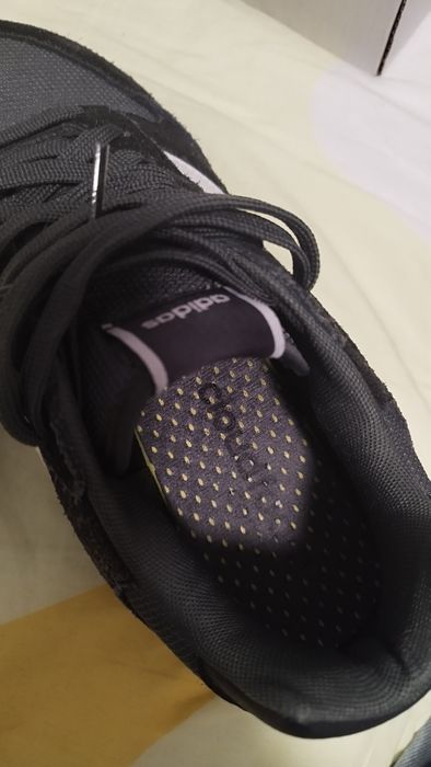 Tênis adidas 40,5