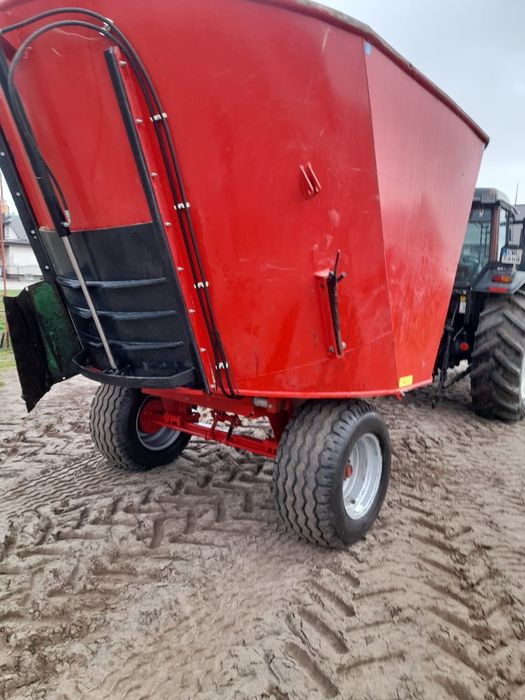 Wóz paszowy Metal Tech