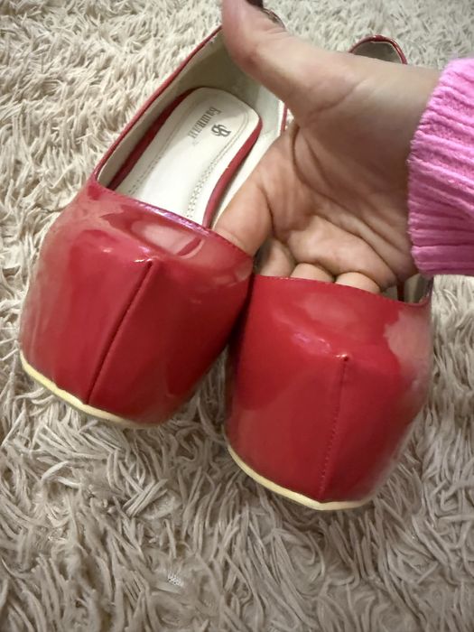 Туфлі червоні лакові 37 розмір